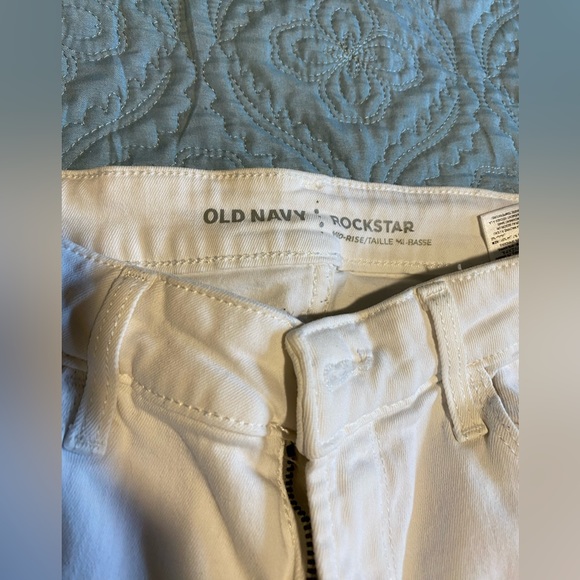 Old navy white skinny midrise with holes - size 4 - Picture 2 of 4